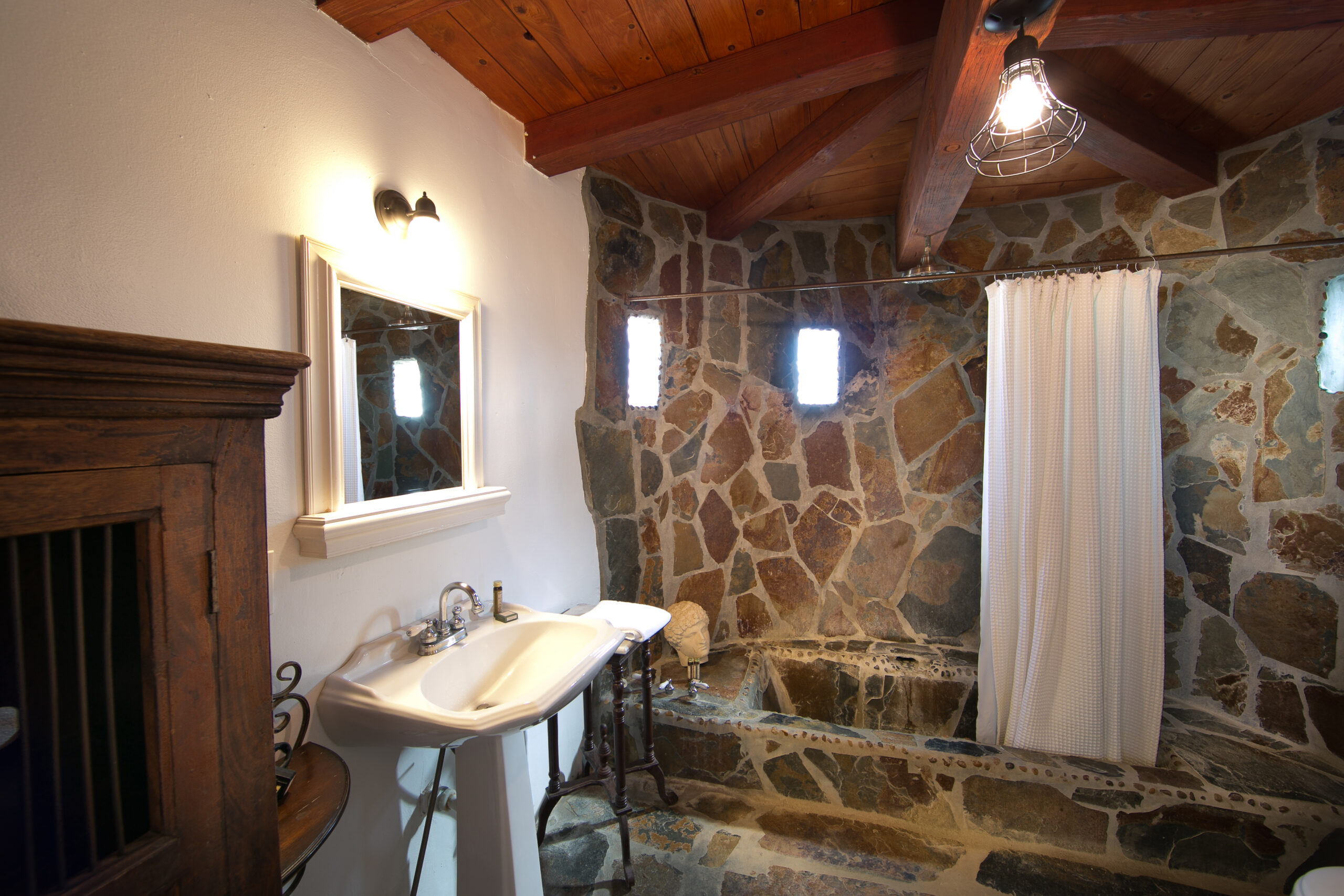 | Acropolis Bathroom scaled