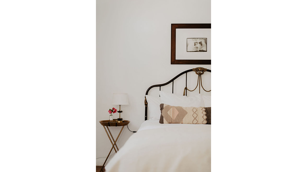 | Atlas Bed Portrait